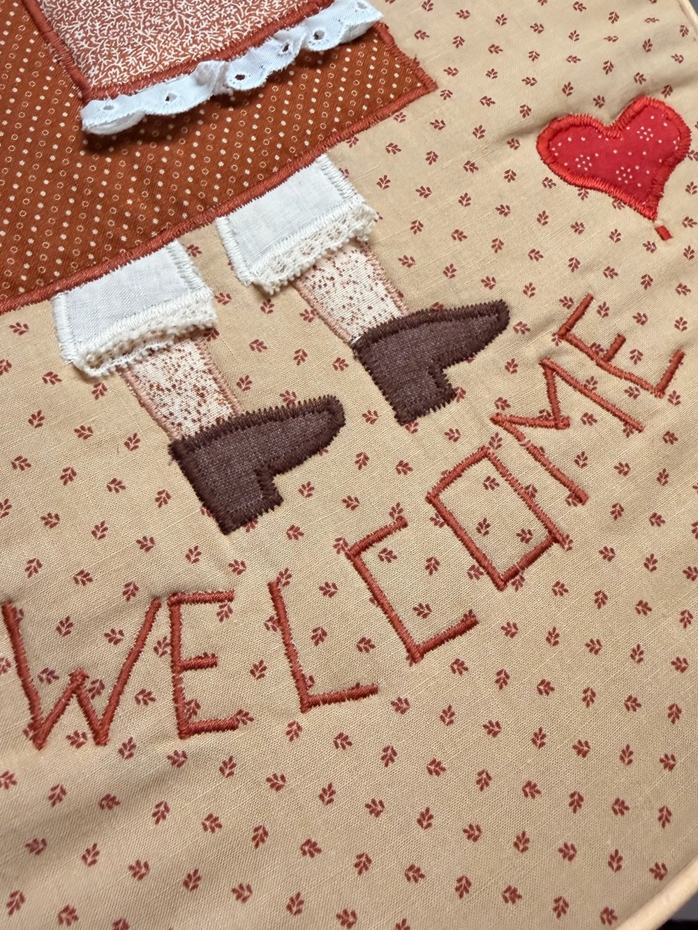 Vintage Handmade Welcome Wall Hanging Pie Lady Embroidered Cottagecore Decor - Picture 8 of 8